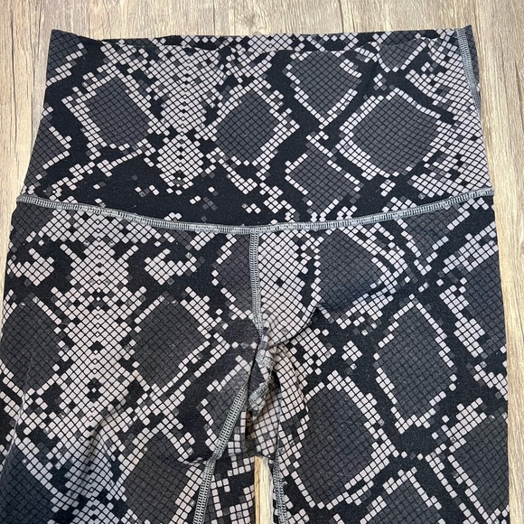 Lululemon Wunder Under Cropped Capri Leggings High Rise Simply Ziggy Snake Slate - Picture 5 of 8